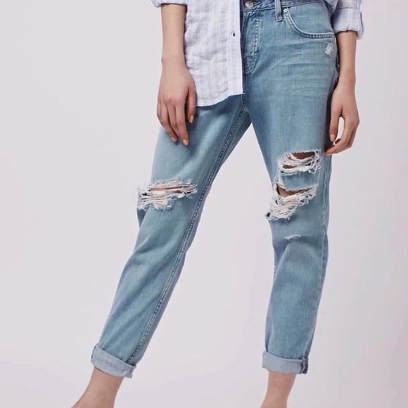 Topshop • Lightwash Distressed Boyfriend Hayden Jeans - Picture 1 of 9